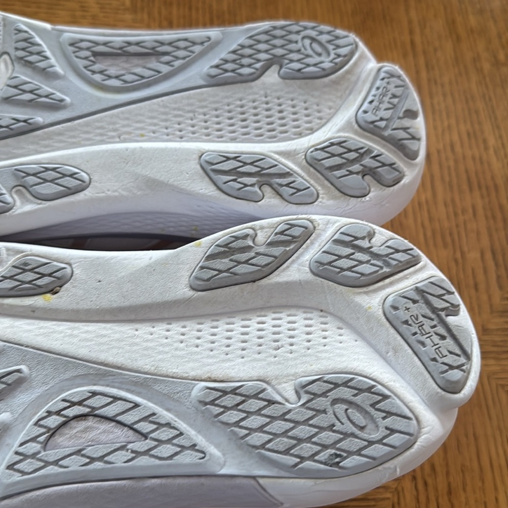 Women’s ASICS KAYANO 30 size 9.5 running shoes - Picture 16 of 16